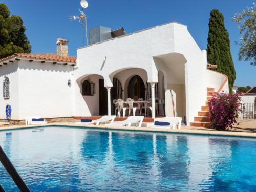 Villa Rustical Mont Roig by Interhome