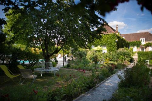 Gallery image of Aux Charmes de Maintenon in Maintenon