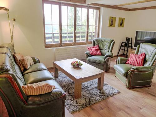 Posezení v ubytování Apartment Chalet Kibou by Interhome
