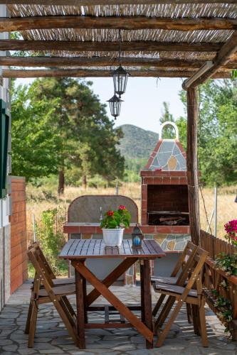 Zahrada ubytování Pratsas House