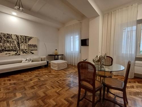 Romantic Historic Home, Piazza Navona- Piano2Roma