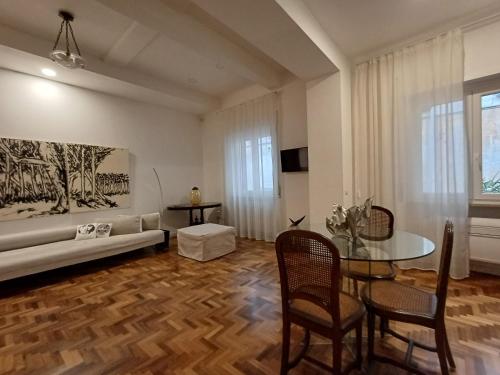 Romantic Historic Home, Piazza Navona- Piano2Roma
