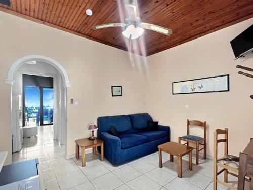 Χώρος καθιστικού στο Corfu Andromaches Holiday Apartments
