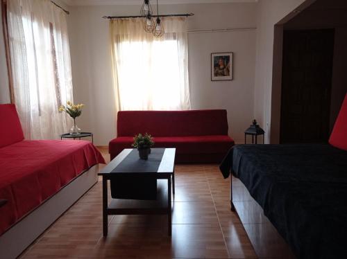 Zdjęcie z galerii obiektu Comfortable & Cozy House w mieście Wolos
