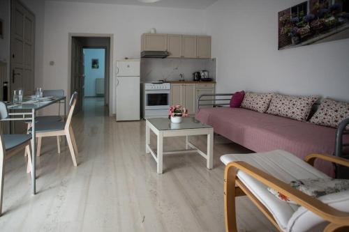George Apartment 3