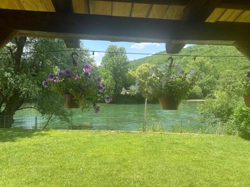 Gambar di galeri bagi "River paradise" Vikendica sa bazenom, ladarom i kaminom na samoj obali Vrbasa Banja Luka di Banja Luka