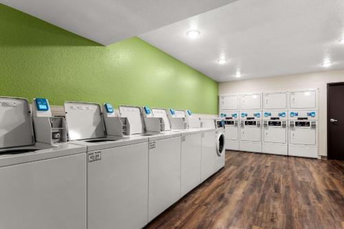 Foto dalla galleria di WoodSpring Suites Port St Lucie a Port Saint Lucie