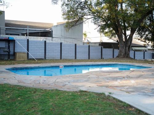 Kolam renang di atau dekat dengan Aqua Guest House