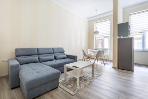 R62B Rottenbiller Apartment