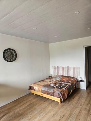 Postel nebo postele na pokoji v ubytování JURA Magnifique Studio Vacances 3 étoiles