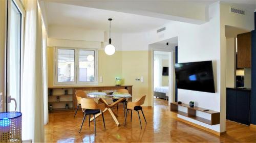 Smart Home Apartment next to Exarcheia Square