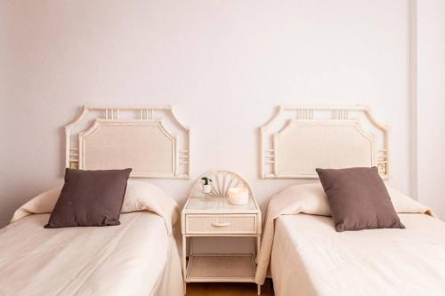 Mare Nostrum junto a la Marina