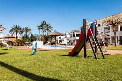 Mare Nostrum junto a la Marina
