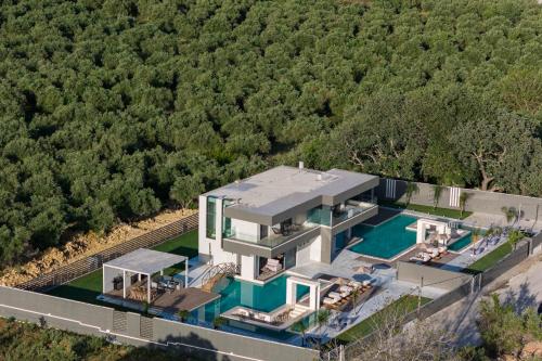 Elinor Villa - Nature Retreat amidst Mountains & Lake by etouri