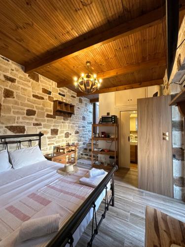 Ένα ή περισσότερα κρεβάτια σε δωμάτιο στο Petra Serenity Home