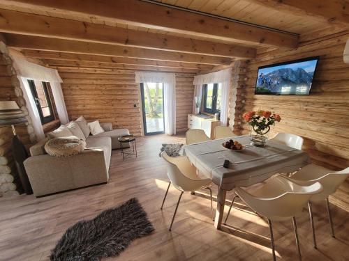 Gallery image of Slowly Glamping Osada Nad Wodą in Łazy