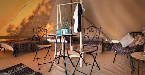 Gallery image of Slowly Glamping Osada Nad Wodą in Łazy