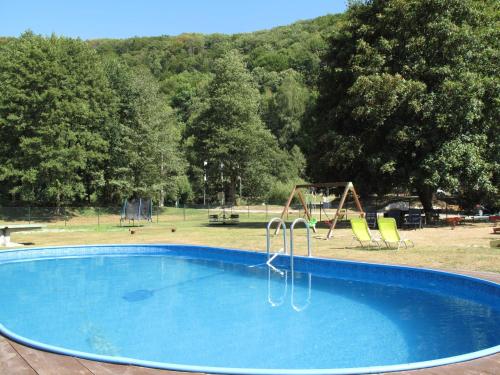 Der Swimmingpool an oder in der Nähe von Holiday Home Stárkov by Interhome