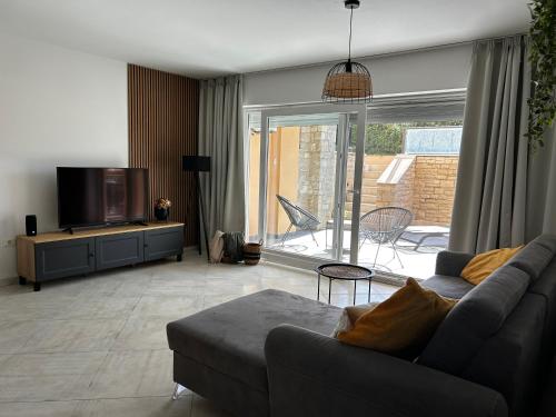 Strandnahes Apartment Pošesi mit Pool nur 200m!