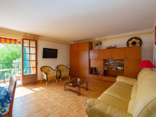 Apartment Les Pins by Interhome