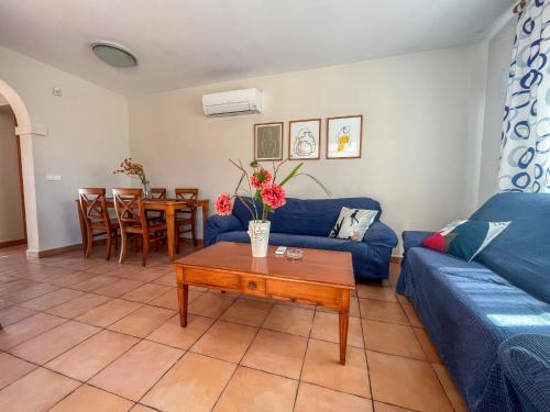 Posedenie v ubytovaní Holiday Home Comino by Interhome