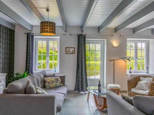 Ruang duduk di Holiday Home Kernic Ty by Interhome
