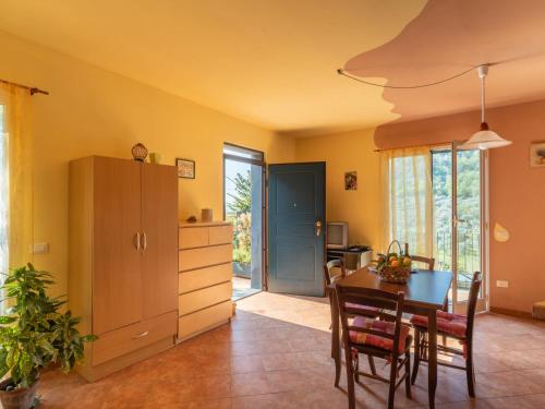 Fotografia z galérie ubytovania Holiday Home Casa Trinità by Interhome v destinácii Diano Borello