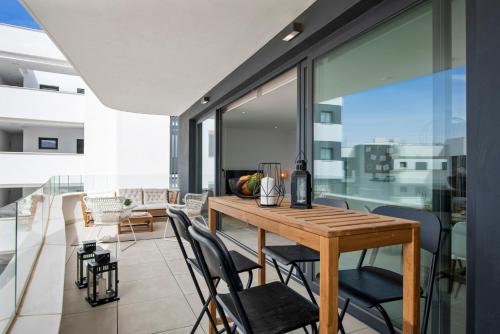 Casa Olivia Higueron West