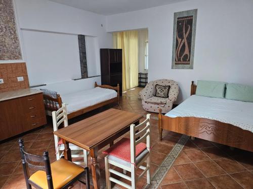 Ένα ή περισσότερα κρεβάτια σε δωμάτιο στο Cheap'n cosy