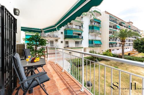 Perfect Location 3 Bedrooms 2 bath, Parking, Pool