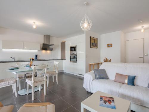 Apartment Le Newport-3 by Interhome