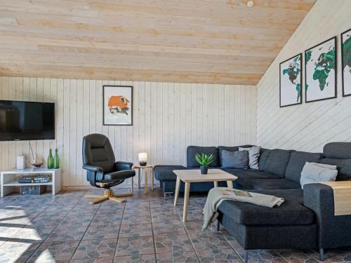 TV a/nebo společenská místnost v ubytování Holiday Home Persa - from the sea by Interhome