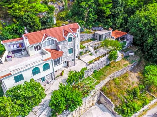 Apartment Villa Charlie by Interhome