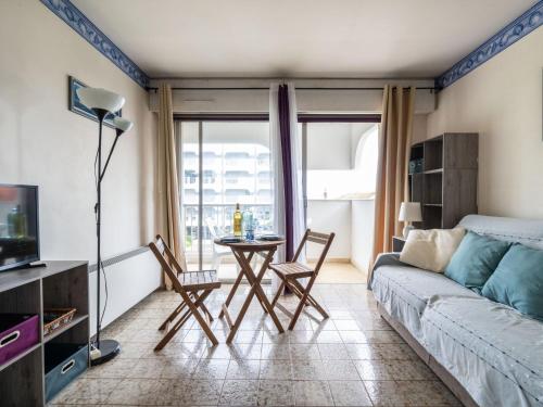 Studio Bailli de Suffren-3 by Interhome