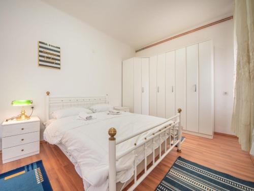 Apartment Kantrida-2 by Interhome