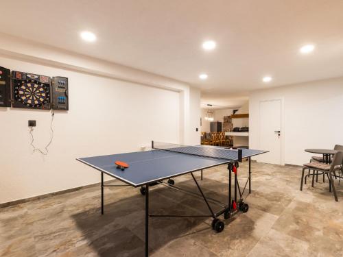 Πινγκ πονγκ στο Holiday Home Medvjed by Interhome ή εκεί κοντά