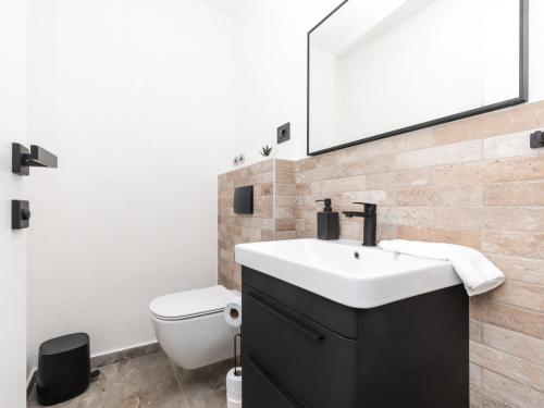 Ένα μπάνιο στο Holiday Home Medvjed by Interhome