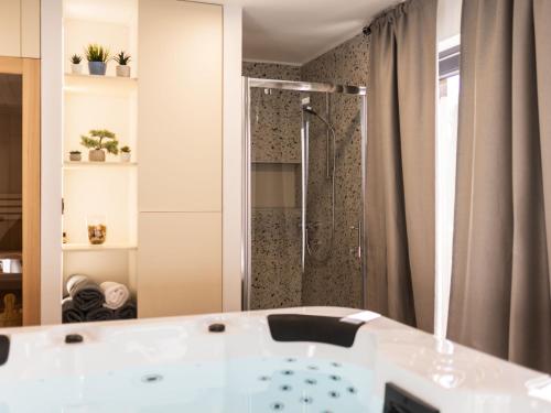 Ένα μπάνιο στο Holiday Home Medvjed by Interhome