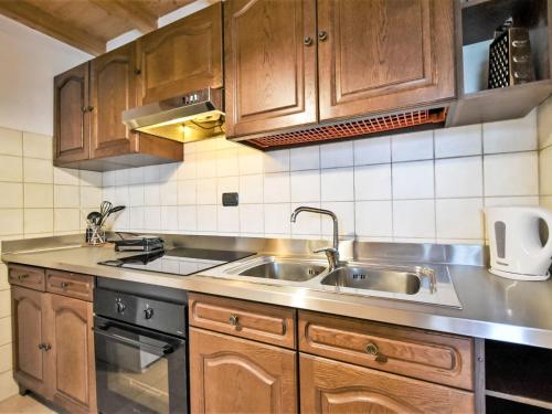 Kuchyň nebo kuchyňský kout v ubytování Apartment Casa Elisa by Interhome