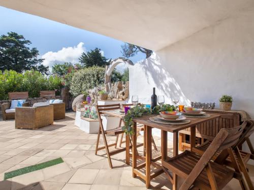 Taman di luar Holiday Home Capriccioli A by Interhome