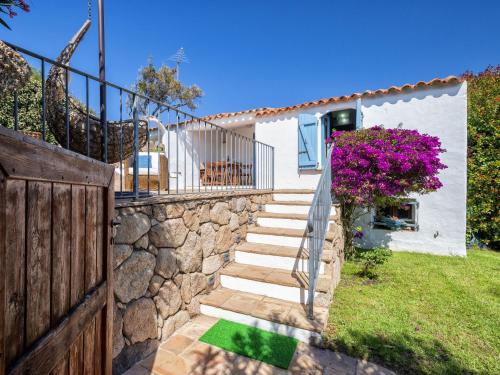 Κήπος έξω από το Holiday Home Capriccioli A by Interhome