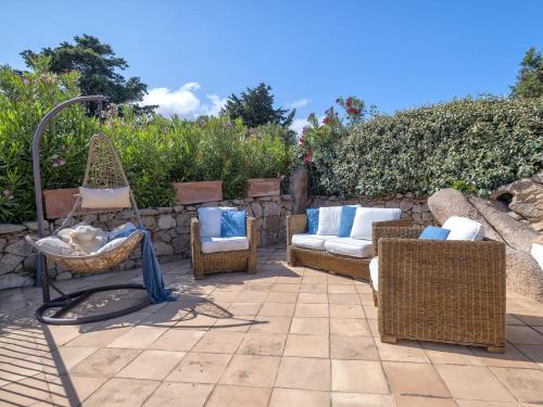 Κήπος έξω από το Holiday Home Capriccioli A by Interhome
