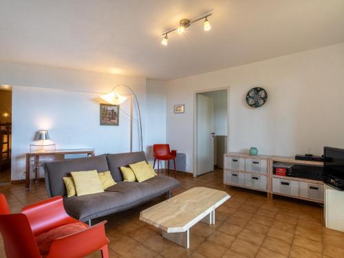 Apartment Les Palmiers by Interhome