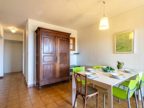 Apartment Les Palmiers by Interhome