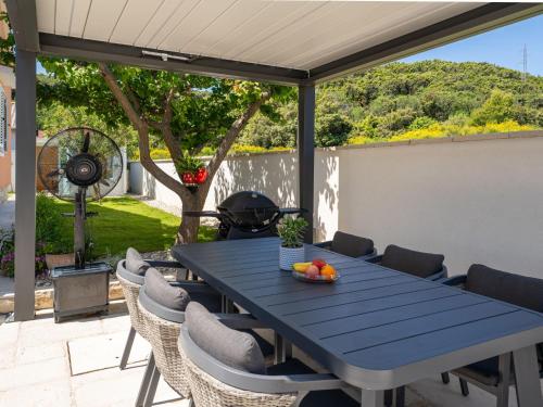 Holiday Home Happy Home Rab by Interhome