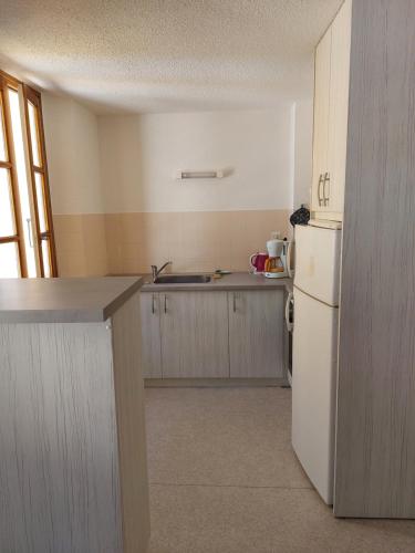 Kuchyň nebo kuchyňský kout v ubytování Gîte communal presbytère