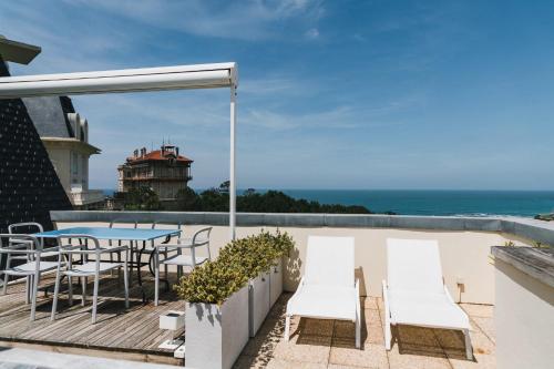 APPARTEMENT PISCINE TERRASSE 1 MIN PLAGE et GOLF