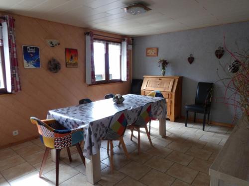 Appartement 3 pièces, 6 pers, près remontées, terrasse, cuisine équipée, 2 ch, animaux admis, WIFI