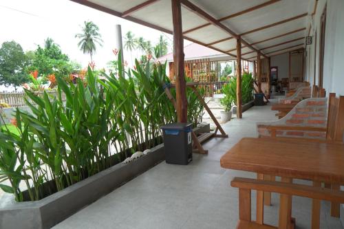 Χώρος καθιστικού στο Suzi Beach House Mentawai
