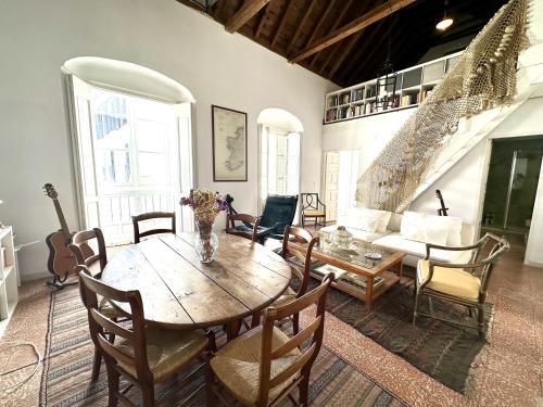 Χώρος καθιστικού στο Apartamento El Ancla, Wifi Parking Aire A